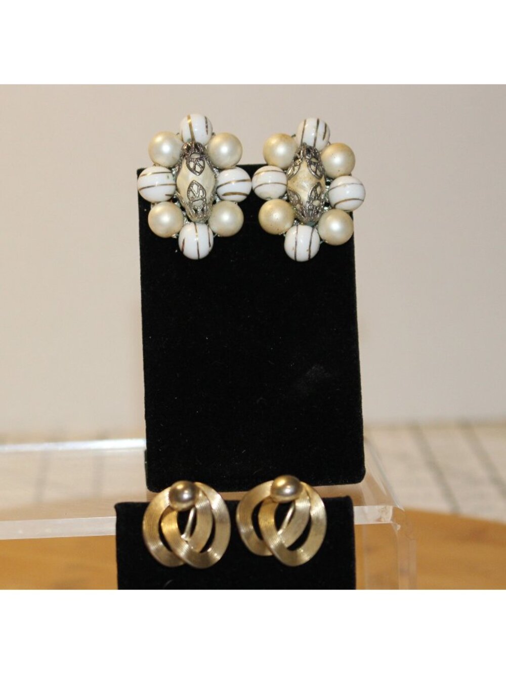 Lot of 2 Vintage Earrings White Faux Pearl Cluster & Gold Tone Screw Back